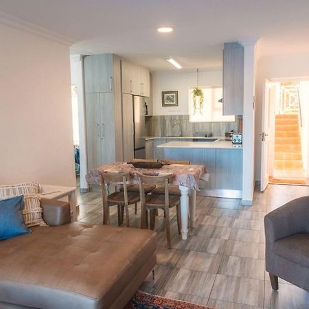 The Ark Guesthouse At Marina Martinique Jeffreys Bay Dış mekan fotoğraf