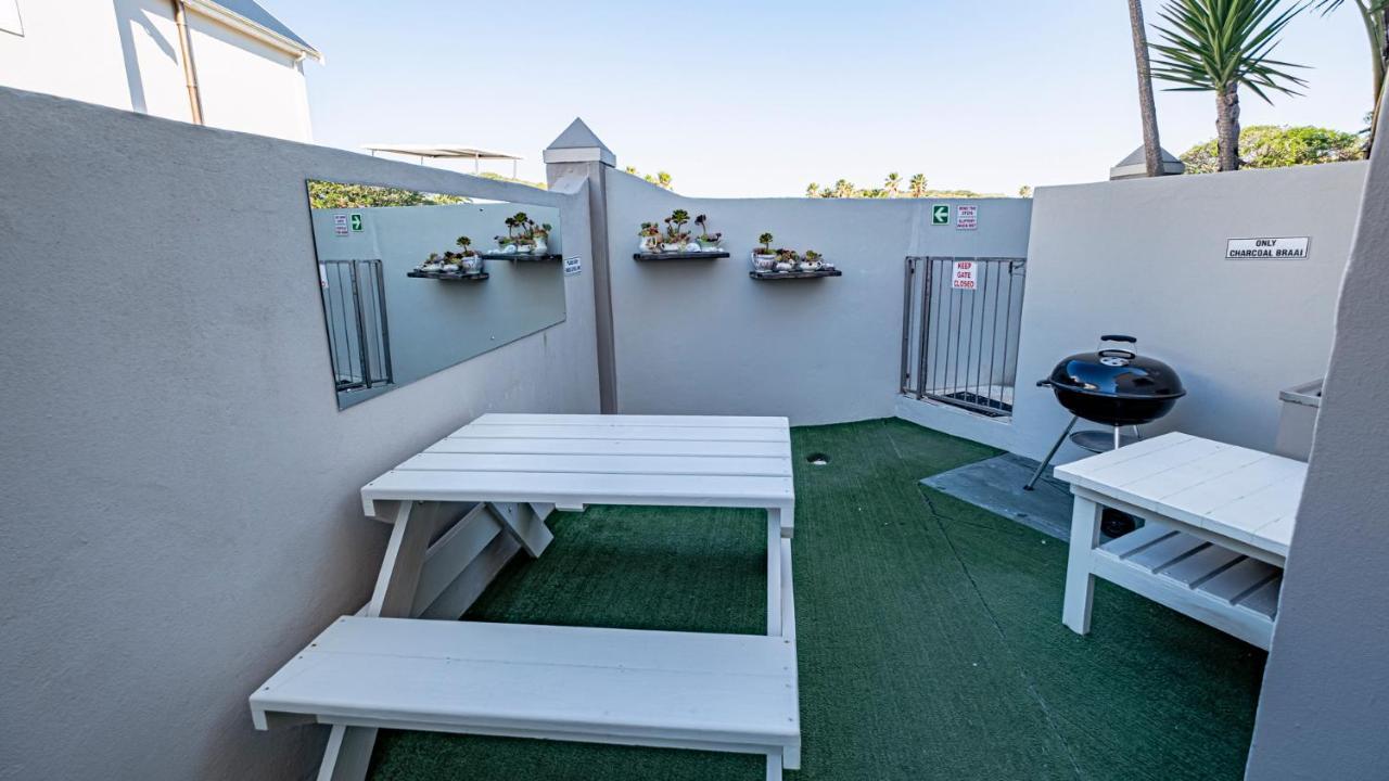 The Ark Guesthouse At Marina Martinique Jeffreys Bay Dış mekan fotoğraf