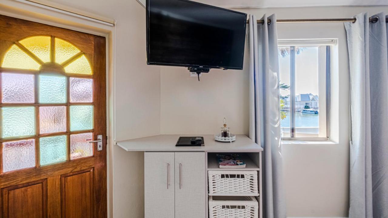 The Ark Guesthouse At Marina Martinique Jeffreys Bay Dış mekan fotoğraf