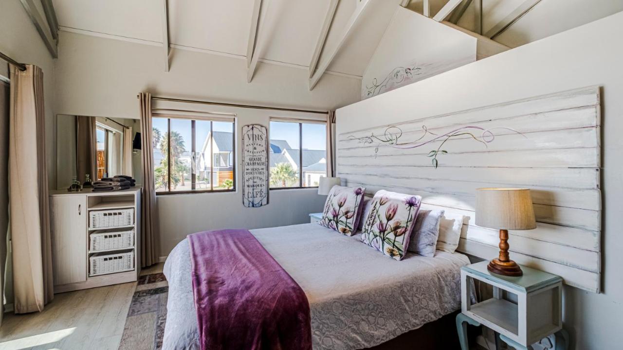 The Ark Guesthouse At Marina Martinique Jeffreys Bay Dış mekan fotoğraf