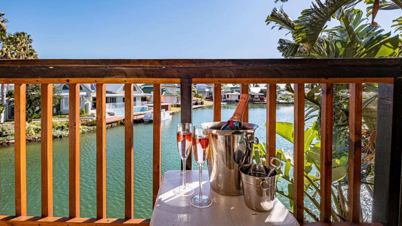 The Ark Guesthouse At Marina Martinique Jeffreys Bay Dış mekan fotoğraf