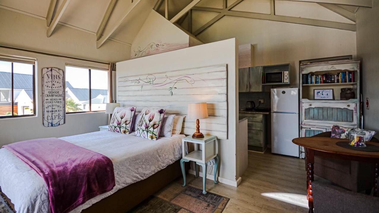 The Ark Guesthouse At Marina Martinique Jeffreys Bay Dış mekan fotoğraf