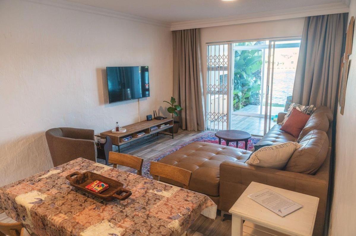 The Ark Guesthouse At Marina Martinique Jeffreys Bay Dış mekan fotoğraf